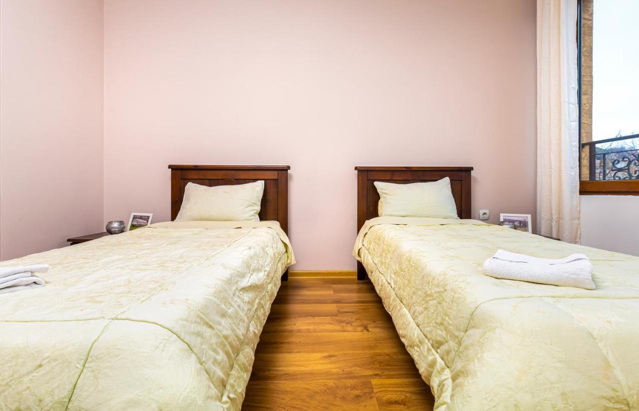 The Walnut 2Bd Apartment พลอฟดิฟ ภายนอก รูปภาพ